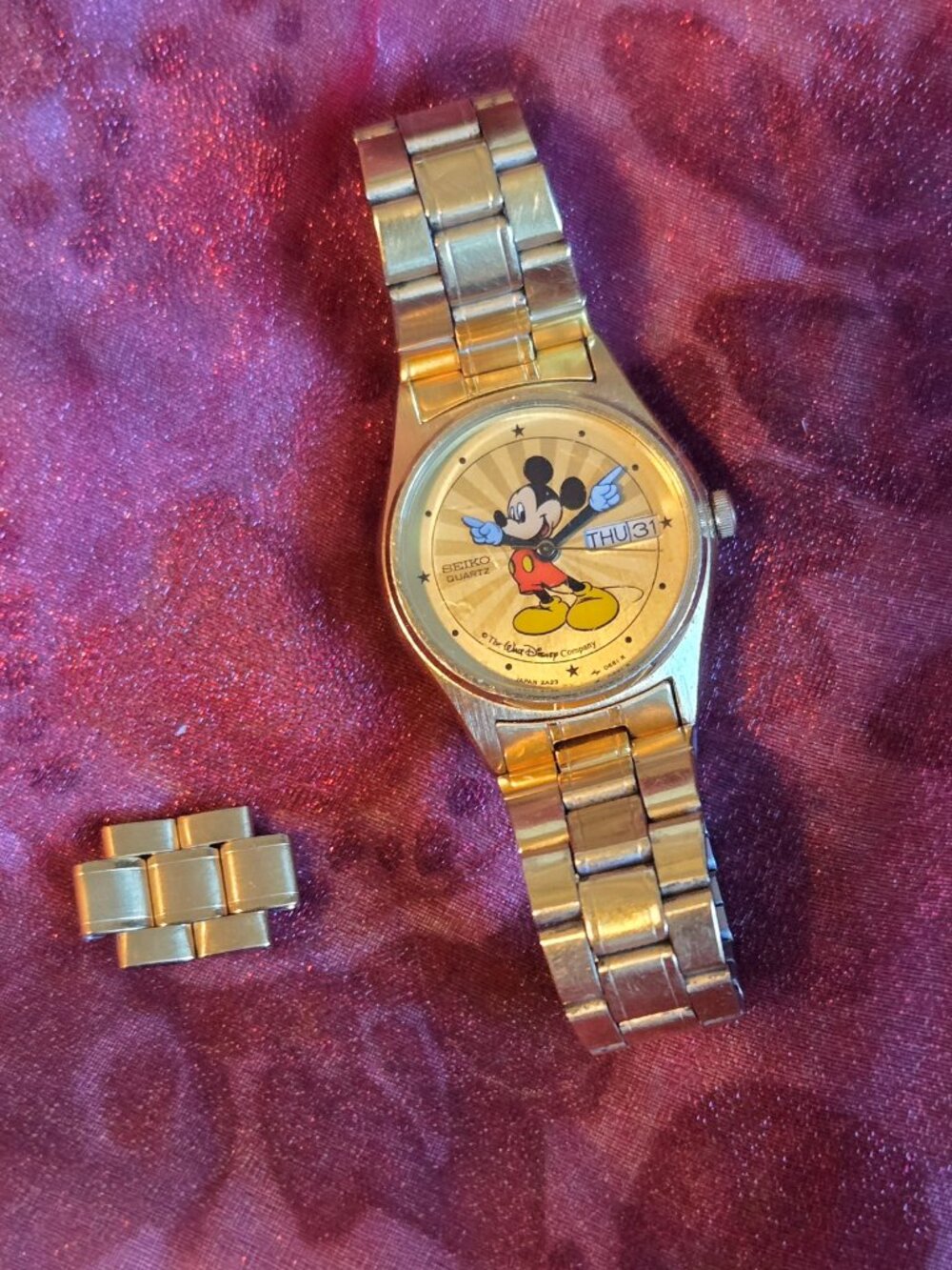 Vintage SEIKO "MICKEY MOUSE" Gold Tone Women's Watch RARE/COLLECTIBLE